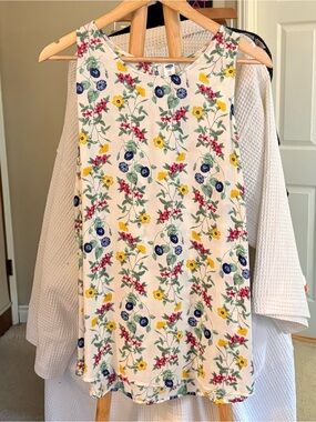 Old Navy Floral Sleeveless Tank Top - White with Blue, Yellow & Pink Flowers XXL